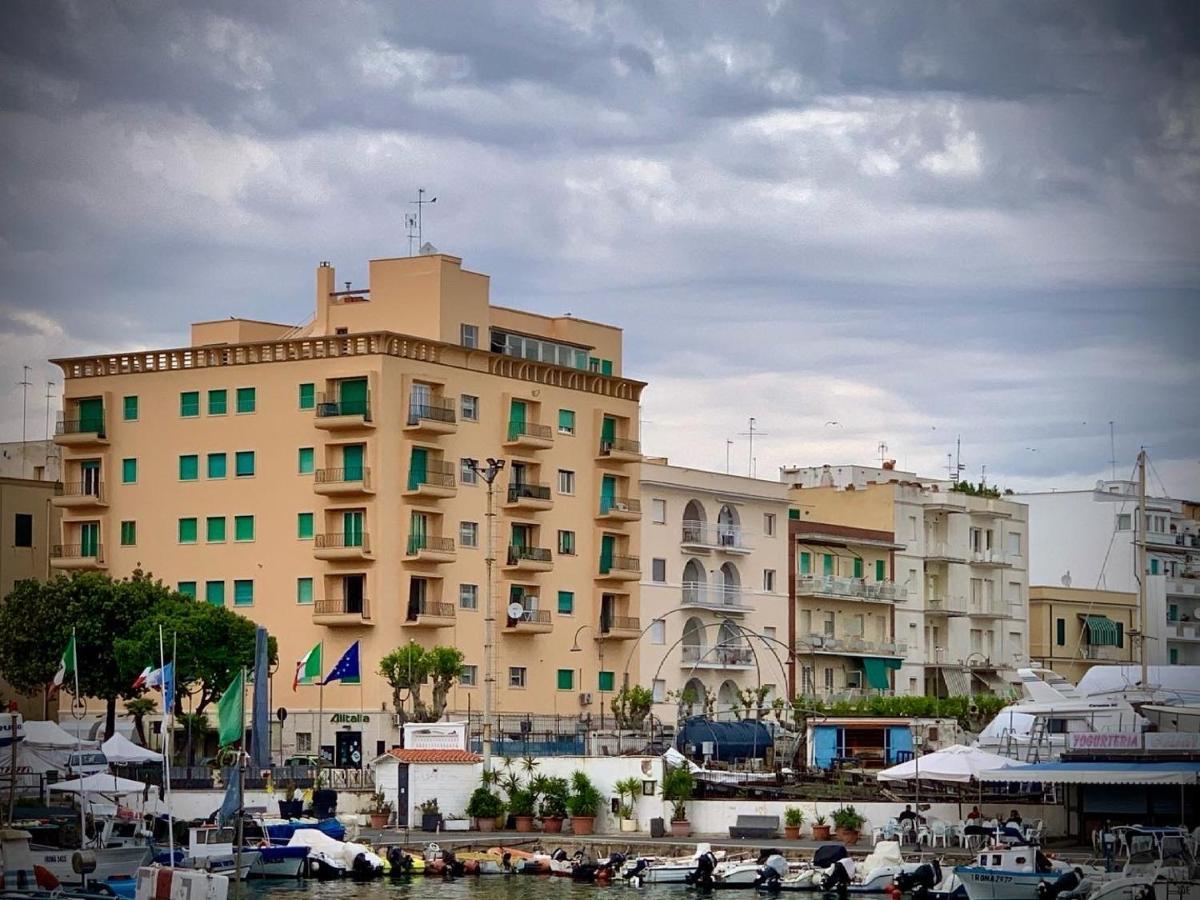 شقة La Finestrella Dell'Arte Un Orizzonte Da Guardare آنسيو المظهر الخارجي الصورة